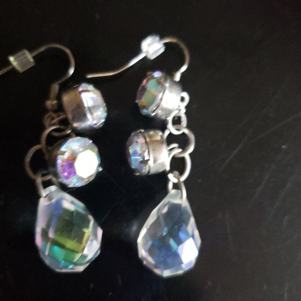 NWT Rhinestone dangle drop earrings - Picture 4 of 7